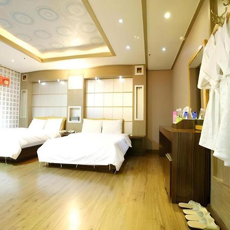 โรงแรมเฮด-วัน อึยจองบู ภายนอก รูปภาพ