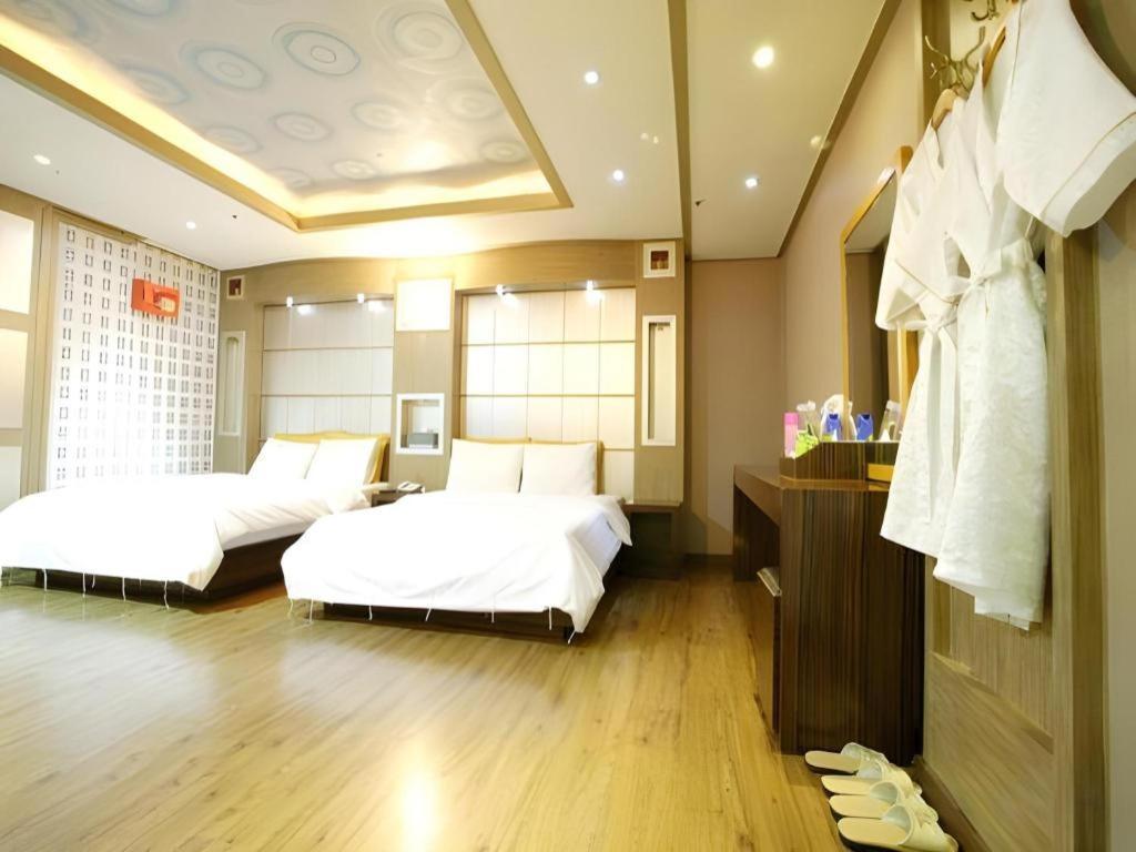 โรงแรมเฮด-วัน อึยจองบู ภายนอก รูปภาพ