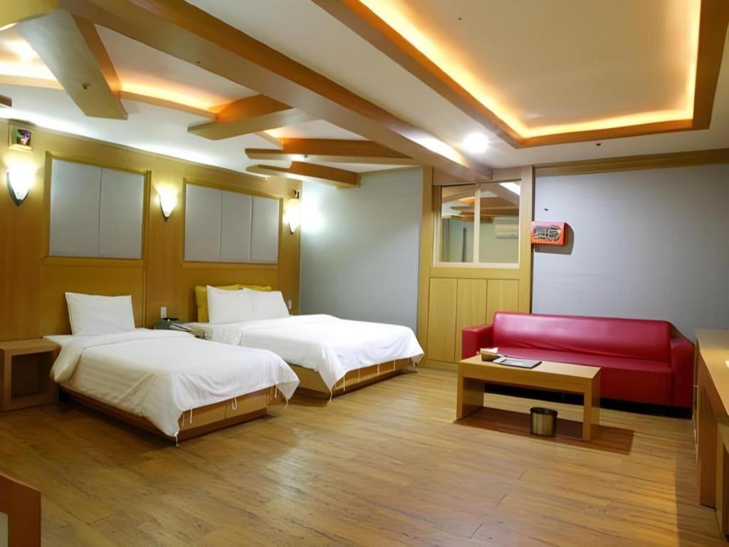 โรงแรมเฮด-วัน อึยจองบู ภายนอก รูปภาพ