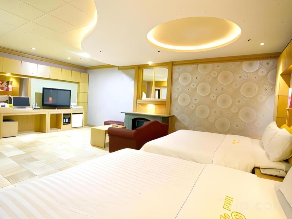 โรงแรมเฮด-วัน อึยจองบู ภายนอก รูปภาพ