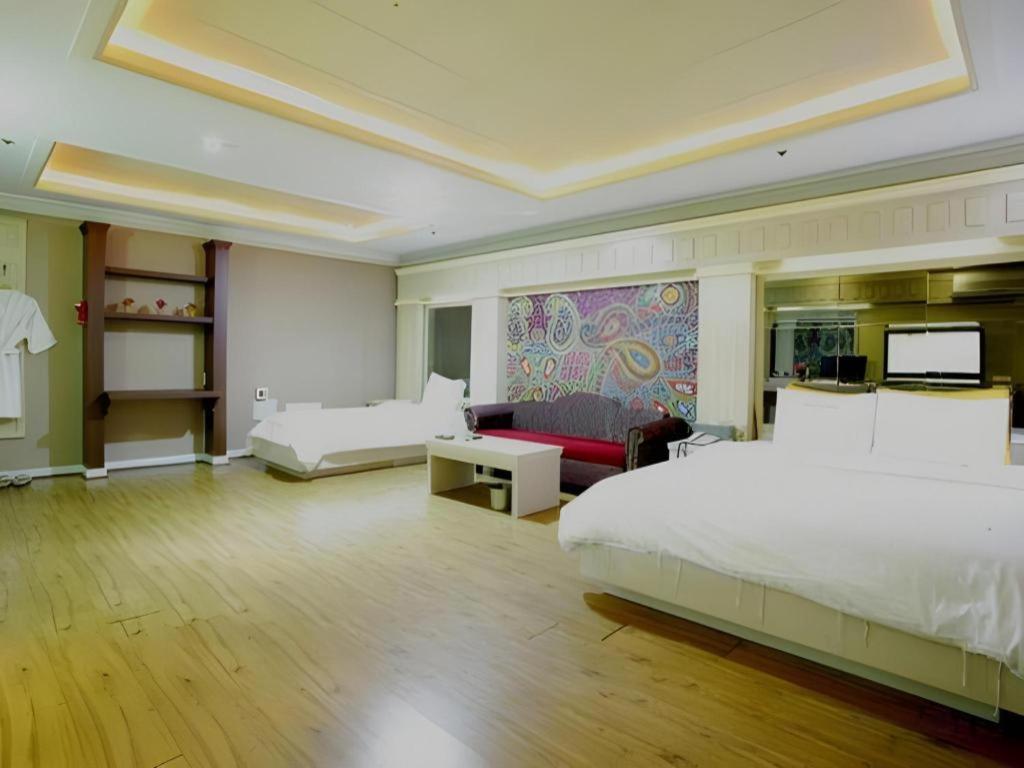 โรงแรมเฮด-วัน อึยจองบู ภายนอก รูปภาพ