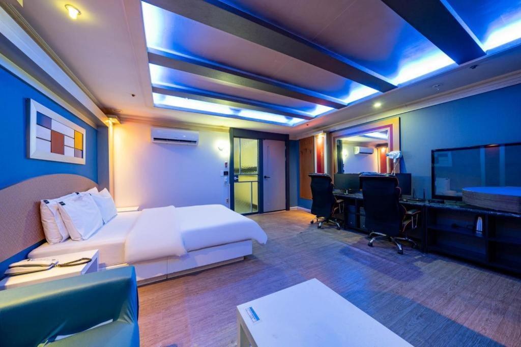 โรงแรมเฮด-วัน อึยจองบู ภายนอก รูปภาพ
