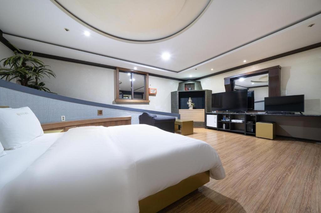 โรงแรมเฮด-วัน อึยจองบู ภายนอก รูปภาพ