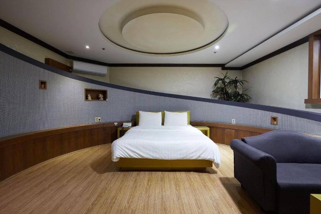 โรงแรมเฮด-วัน อึยจองบู ภายนอก รูปภาพ
