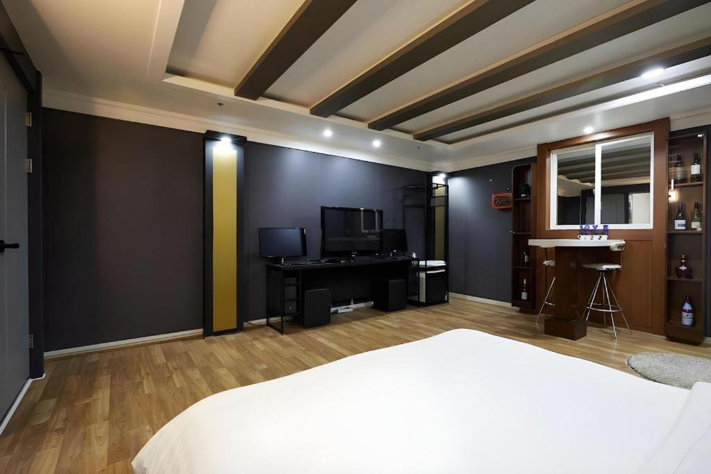 โรงแรมเฮด-วัน อึยจองบู ภายนอก รูปภาพ