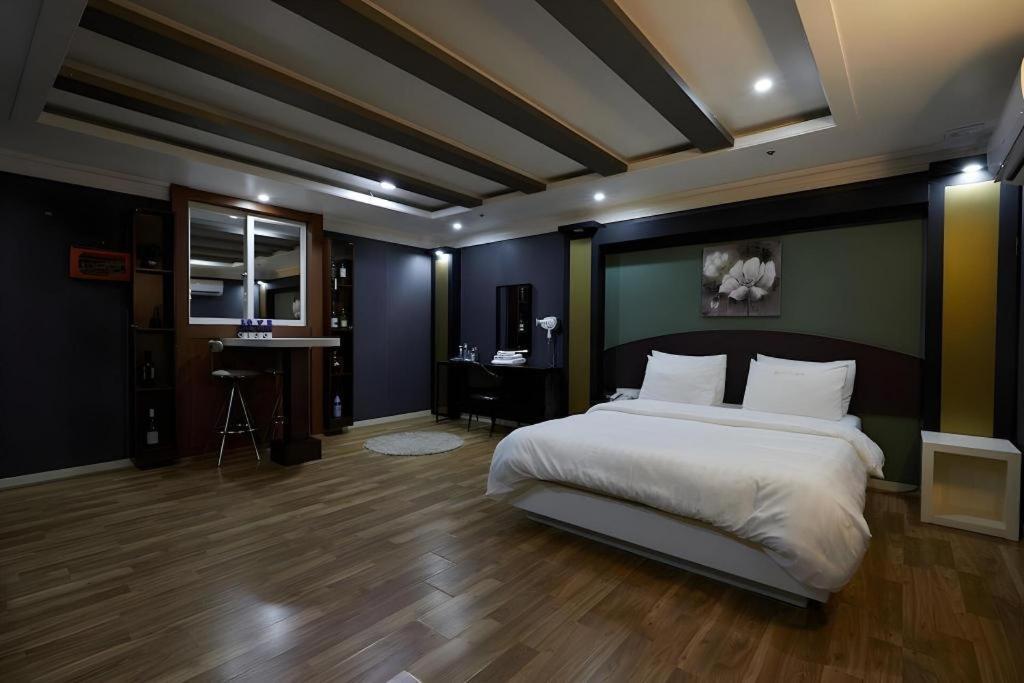 โรงแรมเฮด-วัน อึยจองบู ภายนอก รูปภาพ