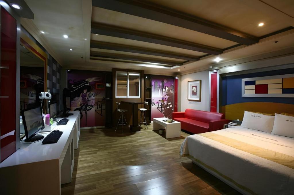 โรงแรมเฮด-วัน อึยจองบู ภายนอก รูปภาพ